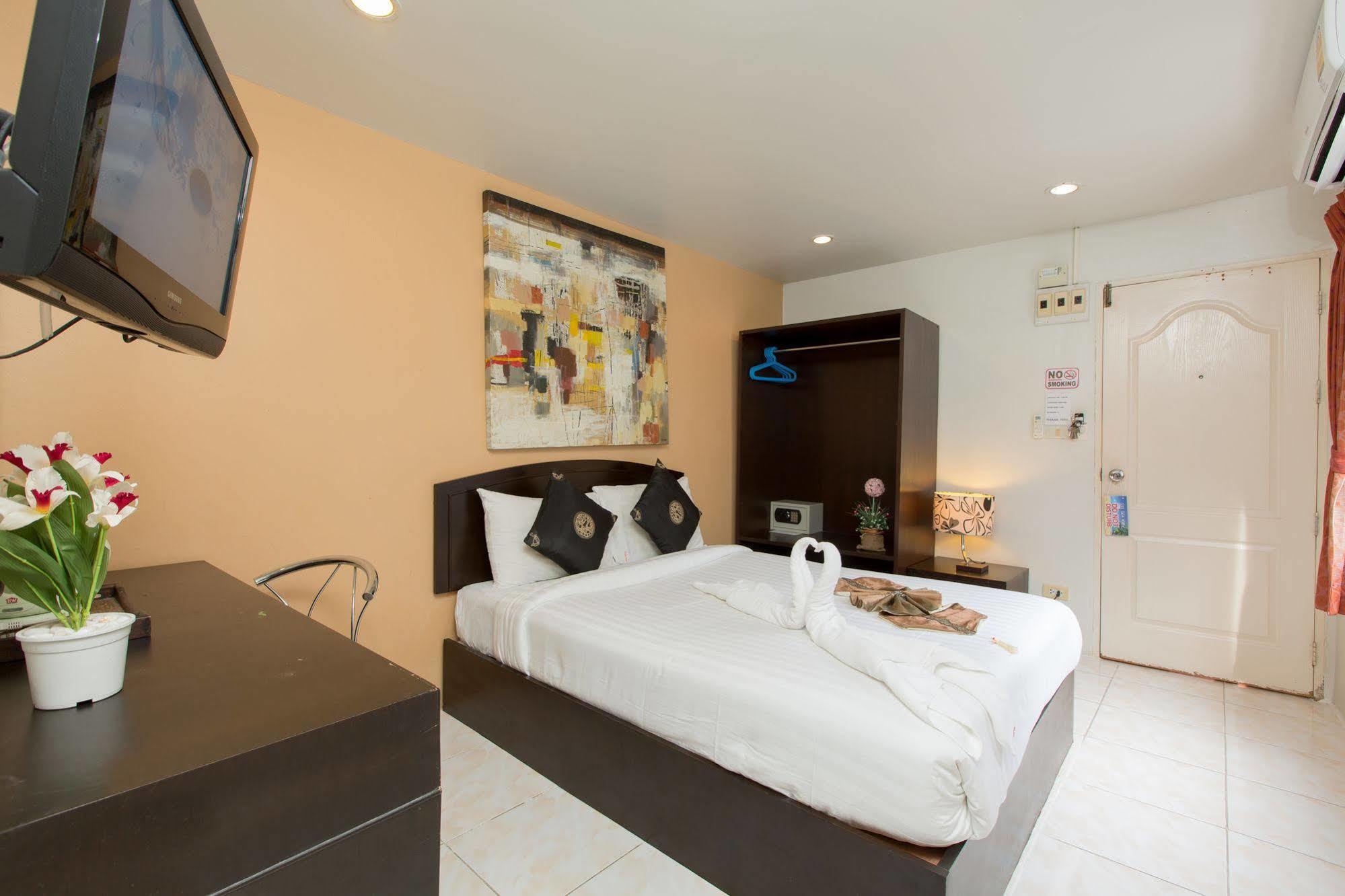 Cool Sea House Hotel Patong Luaran gambar