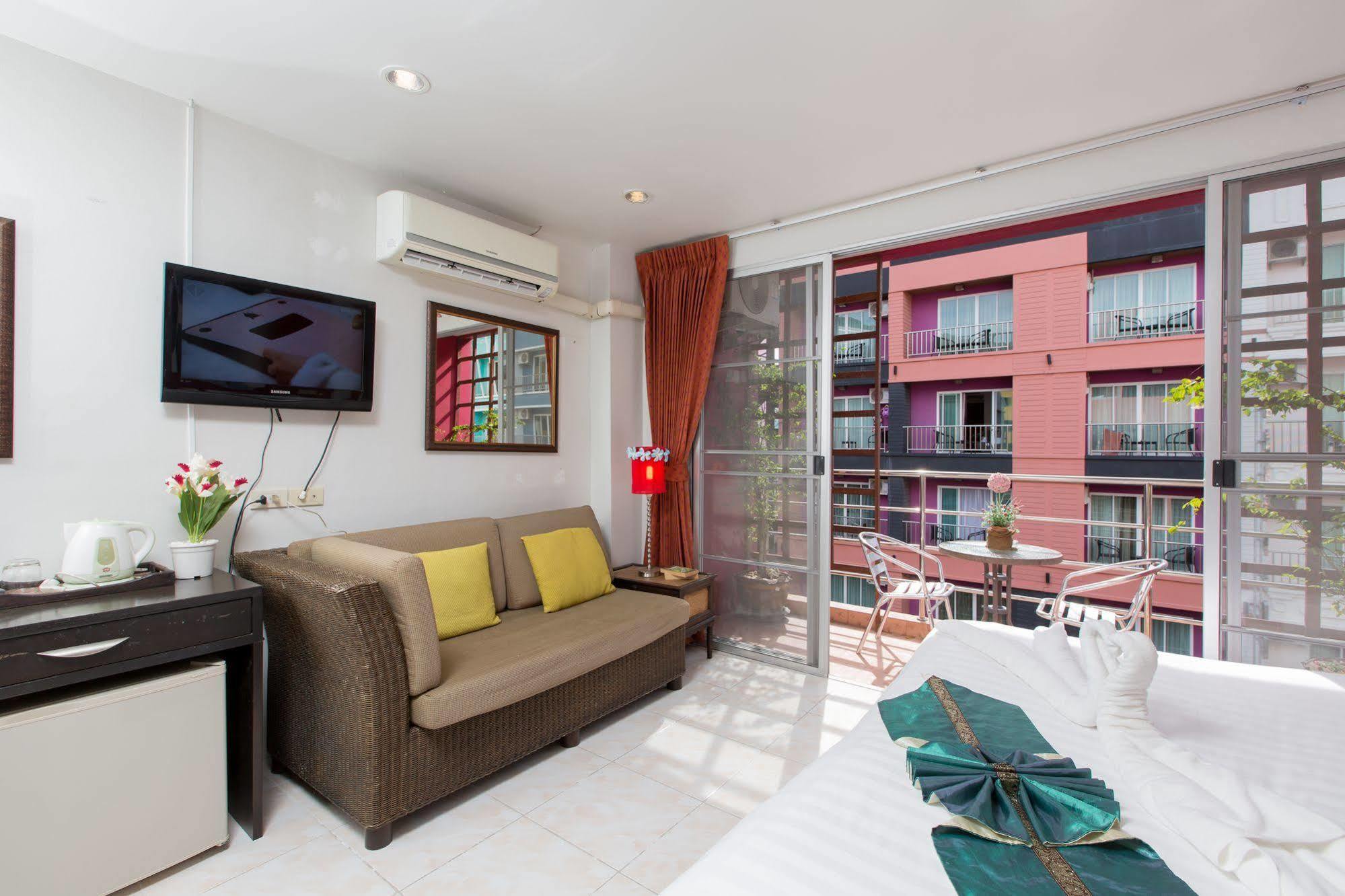 Cool Sea House Hotel Patong Luaran gambar
